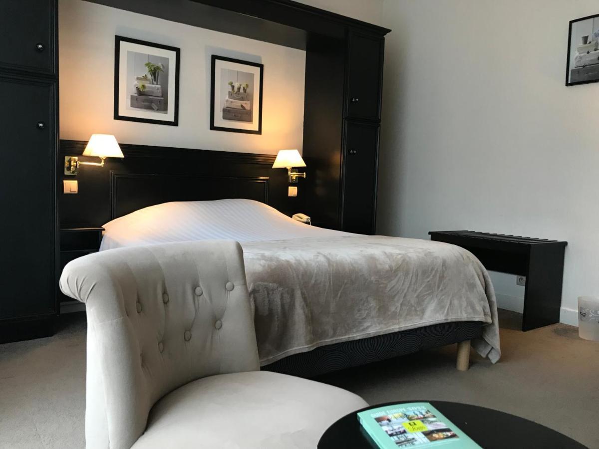 Logis Hôtel-Restaurant Les Airelles Neufchâtel-en-Bray Extérieur photo