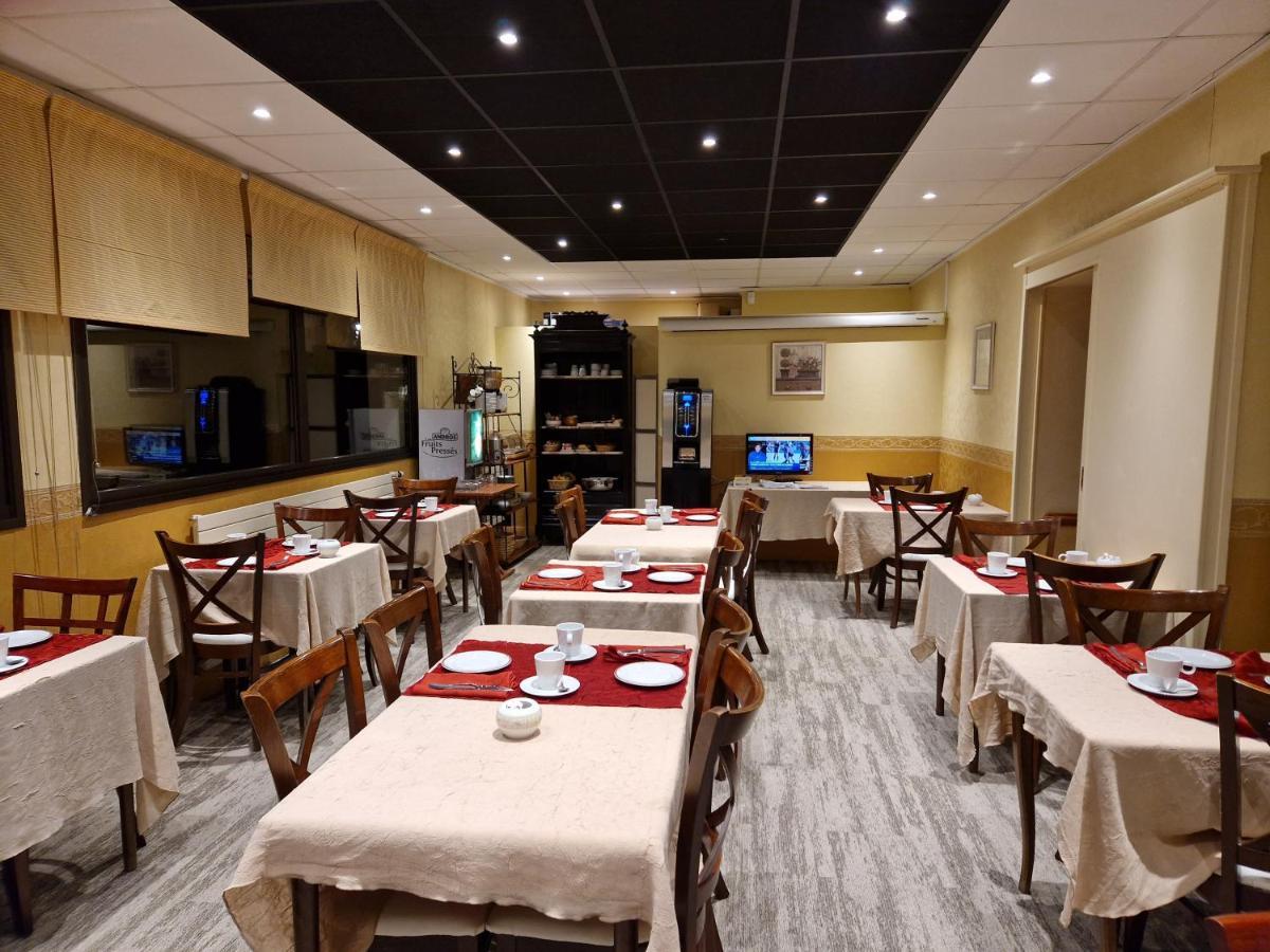 Logis Hôtel-Restaurant Les Airelles Neufchâtel-en-Bray Extérieur photo