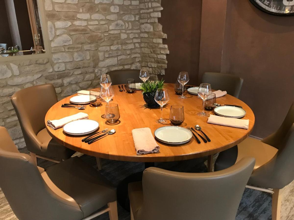 Logis Hôtel-Restaurant Les Airelles Neufchâtel-en-Bray Extérieur photo