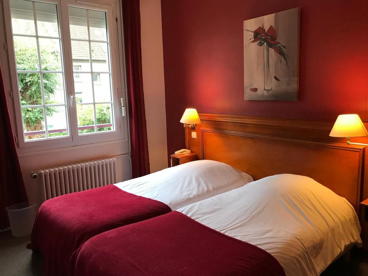 Logis Hôtel-Restaurant Les Airelles Neufchâtel-en-Bray Extérieur photo