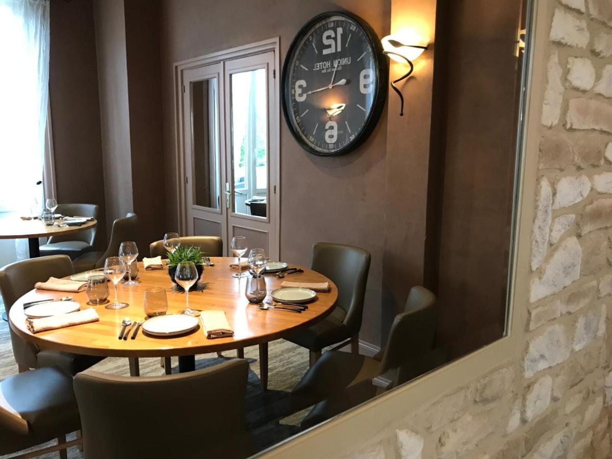 Logis Hôtel-Restaurant Les Airelles Neufchâtel-en-Bray Extérieur photo