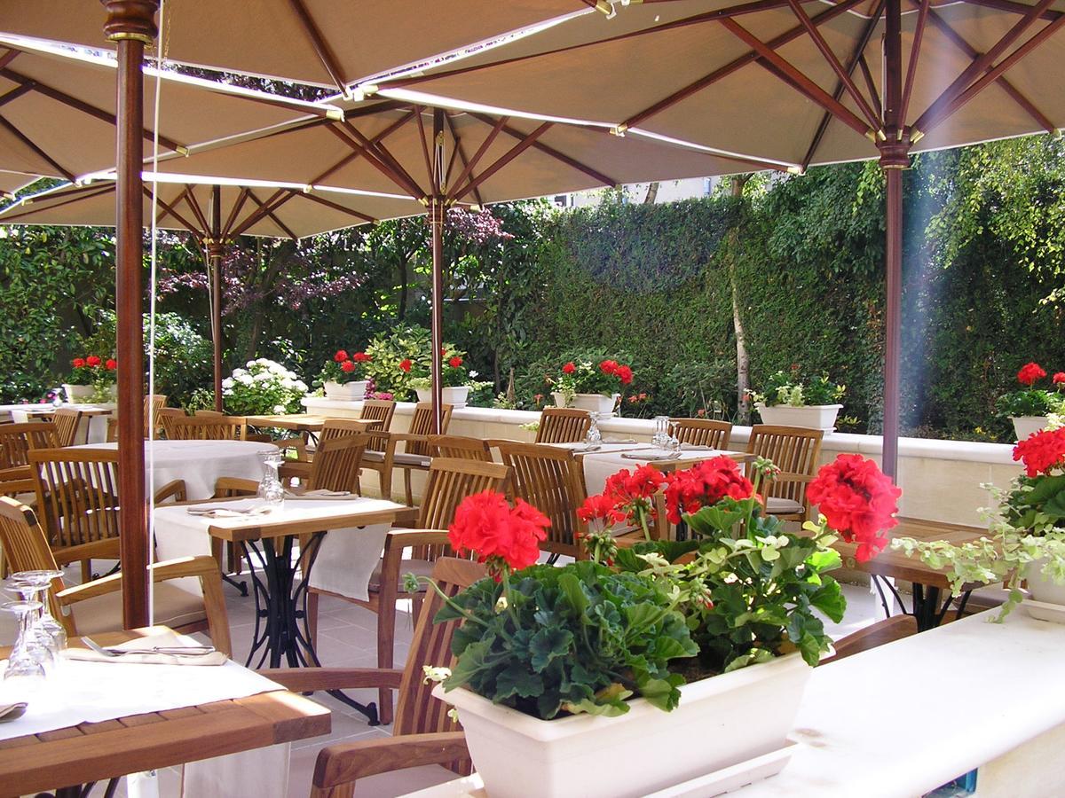 Logis Hôtel-Restaurant Les Airelles Neufchâtel-en-Bray Extérieur photo