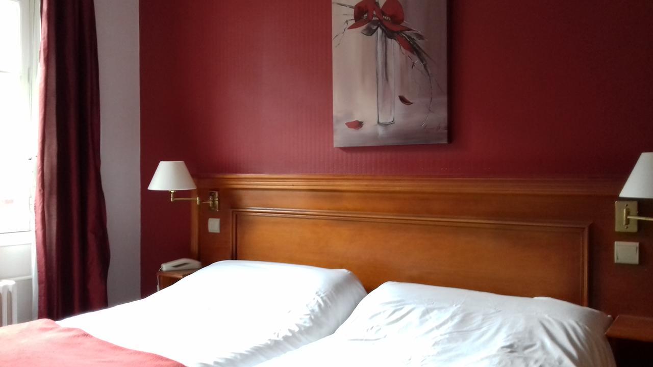 Logis Hôtel-Restaurant Les Airelles Neufchâtel-en-Bray Extérieur photo
